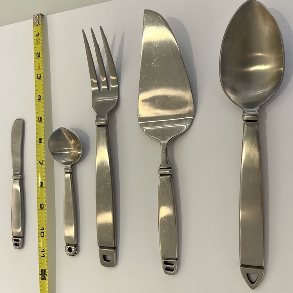 Lisa Jenks Notch Flatware - Picture 3 of 5